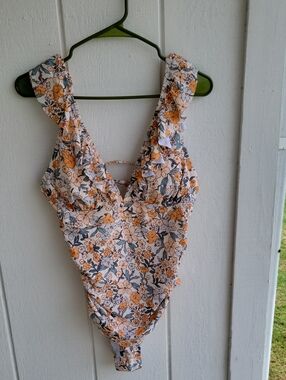 Cupshe Floral Ruffle One-Piece Swimsuit in Peach and Green